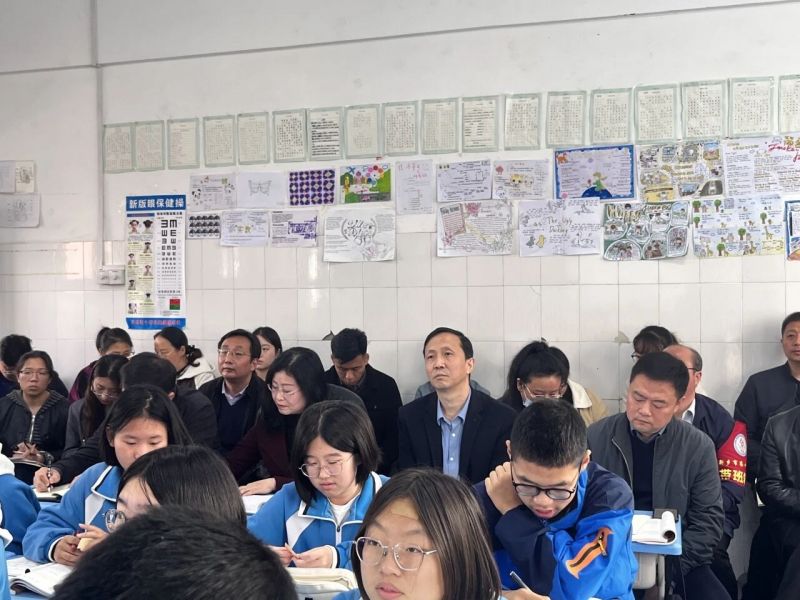 同课异构展风采 深耕常态提质量——市教育局党组书记、局长曹祖臣指导“同课异构”联合教研活动
