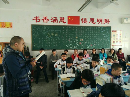 新乡市第二十二中学举办“家长开放日”活动